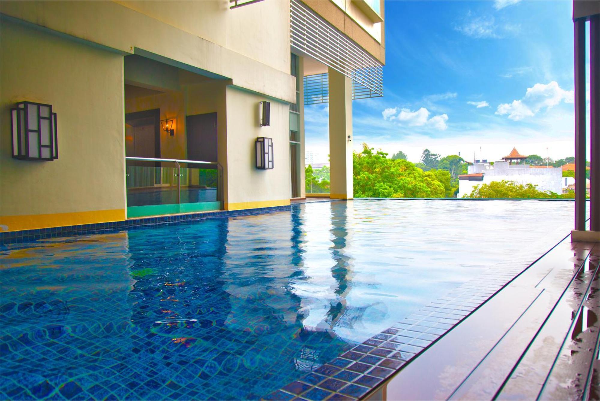 Hotel De Paviljoen Bandung Exterior foto